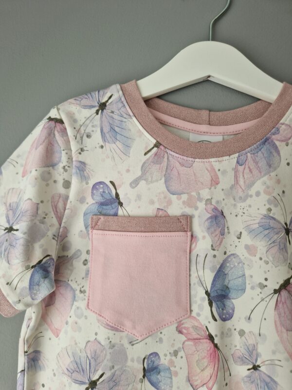 Ljuvlig t-shirt i storlek 134 - Image 3