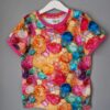 färgglad t-shirt