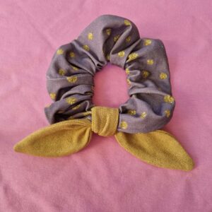 scrunchie med guldrosett
