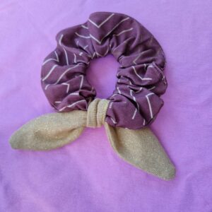 scrunchie med guldrosett